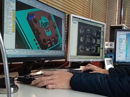 プラスチック金型 設計・製作